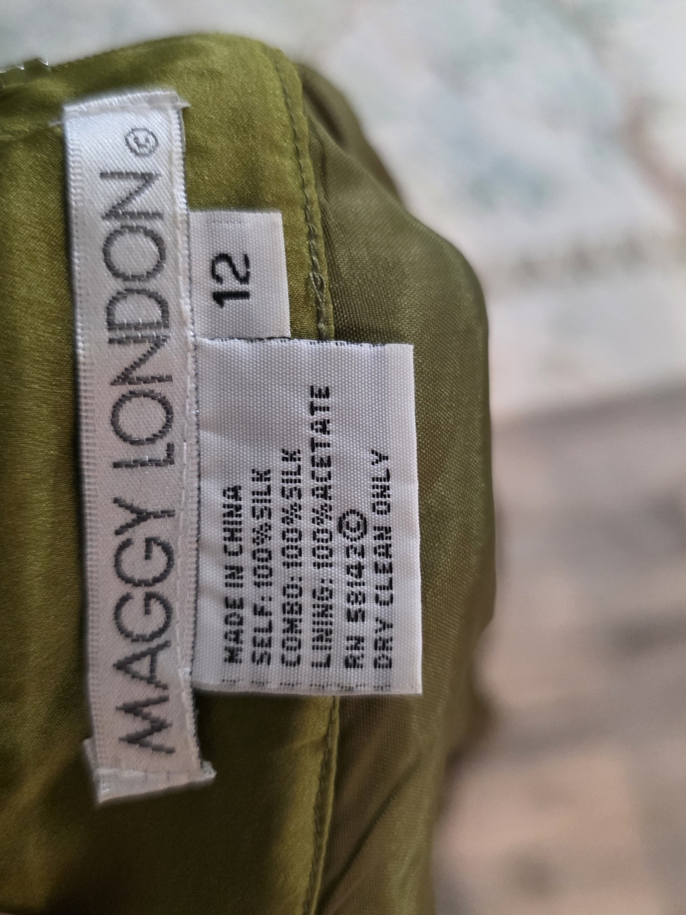Y2K Maggy London 100% Silk Floral Shift Dress Size 12 Green, Vintage Sleeveless - Picture 11 of 11